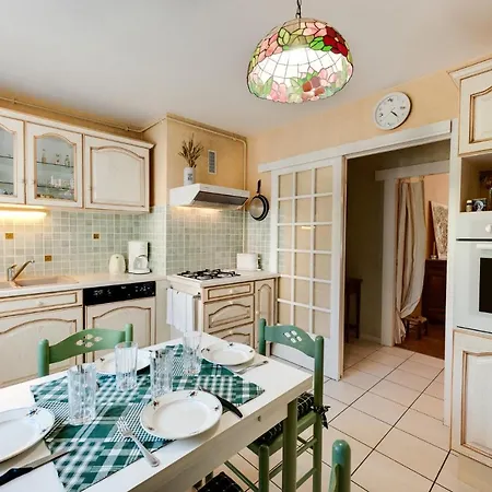 Appartement 85 M2, Calme , Parking, Centre *