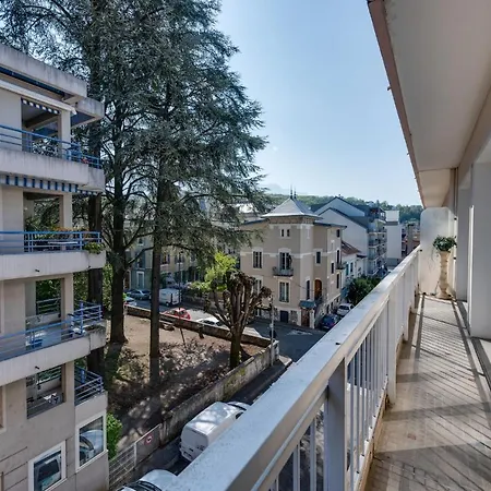 Appartement 85 M2, Calme , Parking, Centre Aix-les-Bains